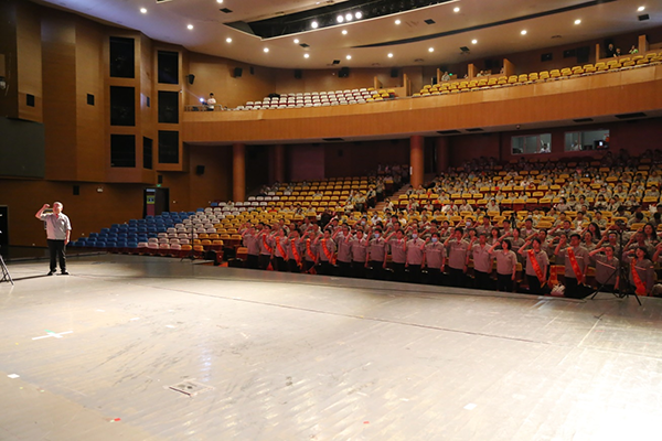 奋斗百年路 起航新征程 承德苏垦银河党委召开庆祝中国共产党建党100周年 暨七一表彰大会(图2) 奋斗百年路 起航新征程 承德苏垦银河党委召开庆祝中国共产党建党100周年 暨七一表彰大会(图2)